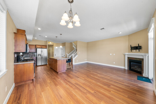 Building Photo - 4725 SE 28th Ave