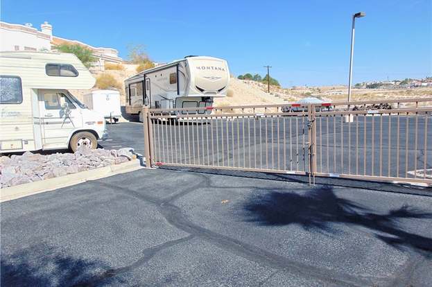 Building Photo - 2020 Mesquite Ln