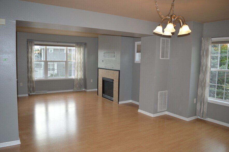 Building Photo - 3701 Design Pass