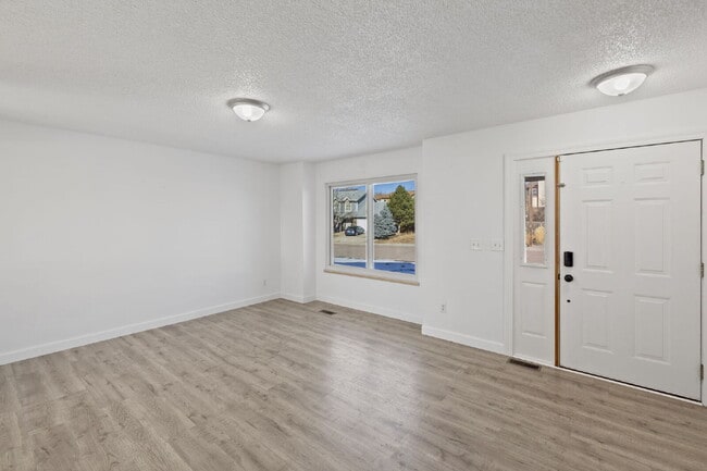 Building Photo - Spacious 6-Bedroom / 3.5-Bath Home — Great Location + Solar Savings!