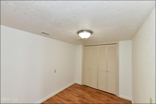 Building Photo - 5852 Mira Serena Dr