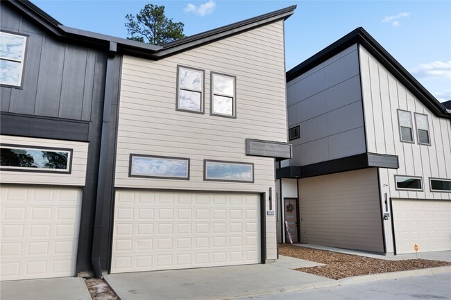 Building Photo - 13918 Bee Flower Ln