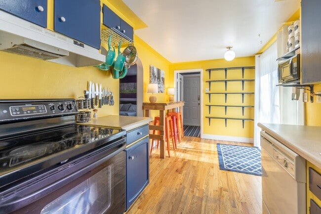 Building Photo - 326 Wood St