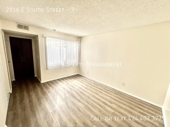 Building Photo - 2 Bed 1 Bath Apartment For Rent in Long Beach