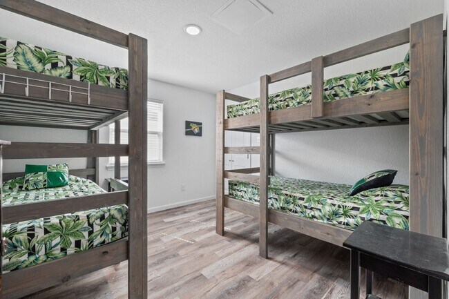 Building Photo - 139 W Palm