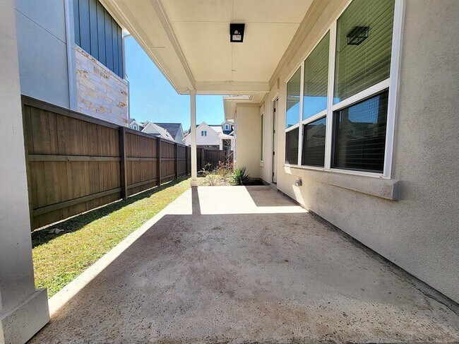 Building Photo - 601 C-Bar Ranch Trl