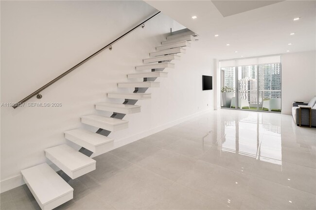 Building Photo - 690 SW 1st Ct