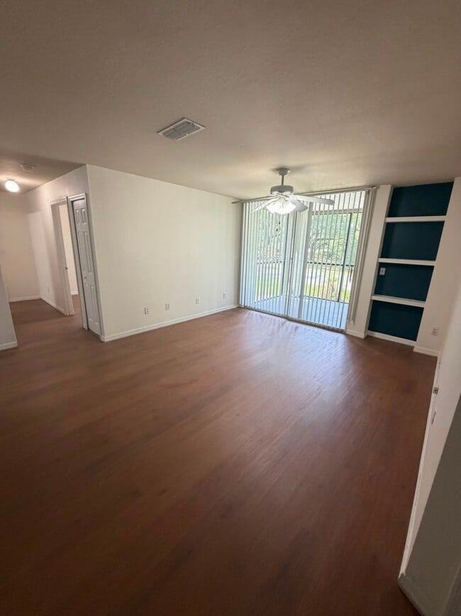 Building Photo - 7605 Pissarro Dr