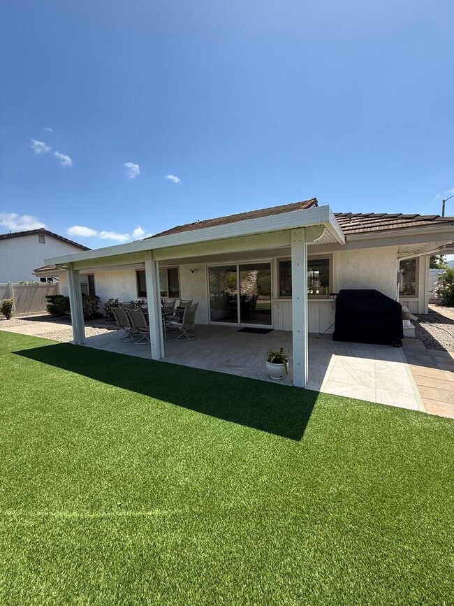 Building Photo - Gorgeous Remodeled 2Br/2Ba house W/2 Car attached  Garage in Oaks North
