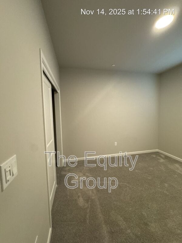 Building Photo - 519 S Summit St