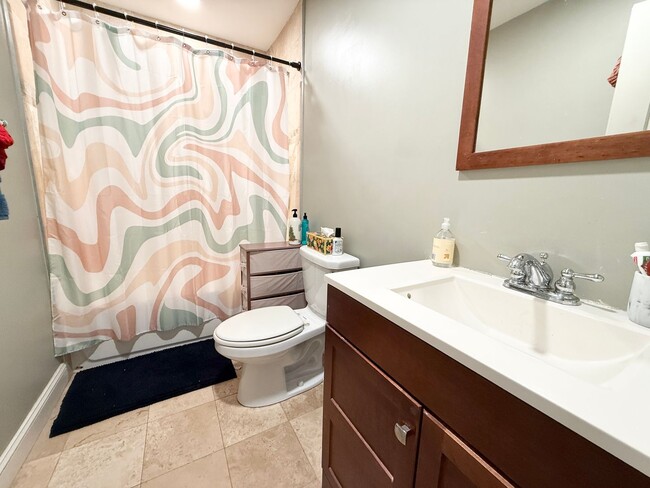 Building Photo - South Boston 4bed / 2bath available 9/1/2026