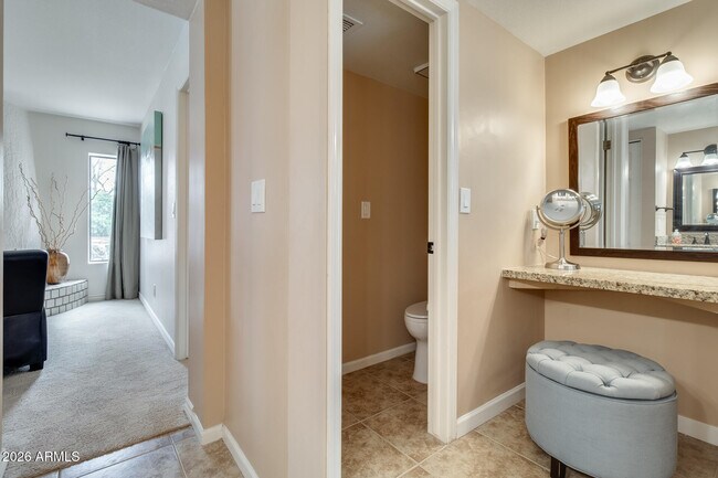 Building Photo - 10675 E Cinnabar Ave