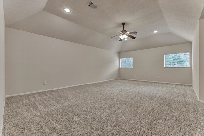 Building Photo - 6615 Haughton Dr