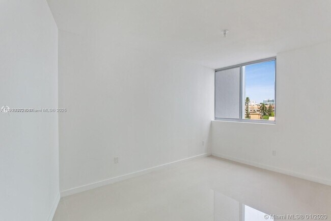 Building Photo - 488 NE 18th St