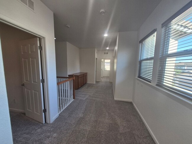 Building Photo - Spacious Four Bedroom, Three Bath Home in ...