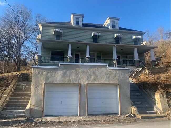 Primary Photo - 2332 Pennsylvania Ave