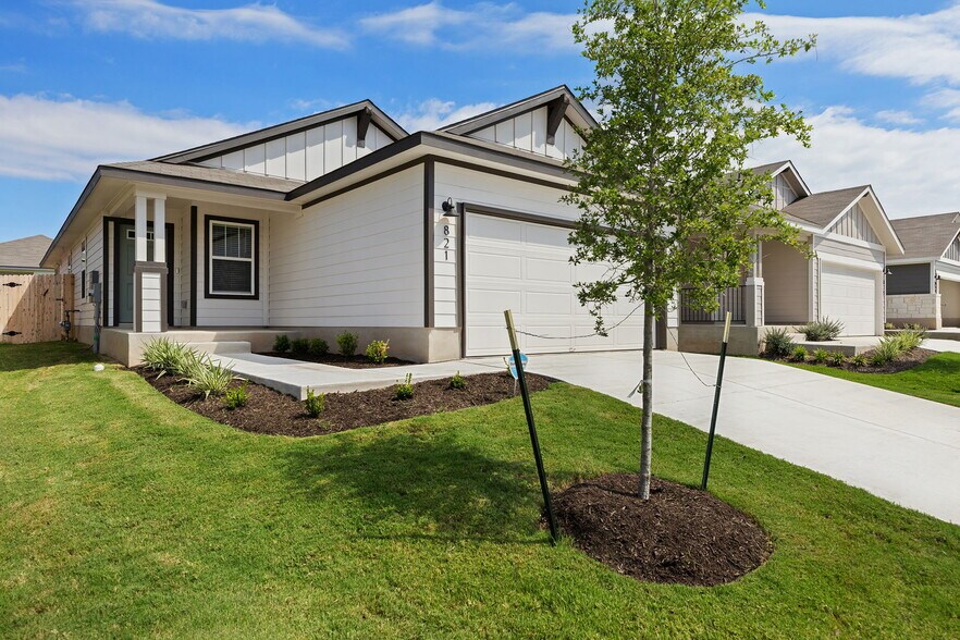 Building Photo - 821 Sun Grove Trl