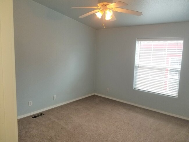 Building Photo - Great Location! 3 Bed, 2 Bath West-Flagsta...