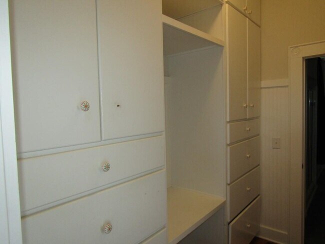 Building Photo - 703 Tradewind Ct