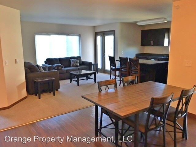 Building Photo - 1406 Main St N