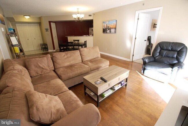 Building Photo - 1200 Braddock Pl