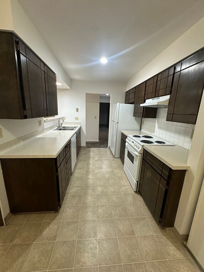 Building Photo - 1153