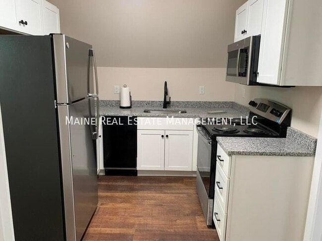 Building Photo - 2478 US-2