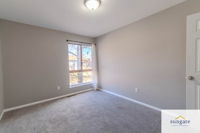 Building Photo - 4254 Cayuga Rd