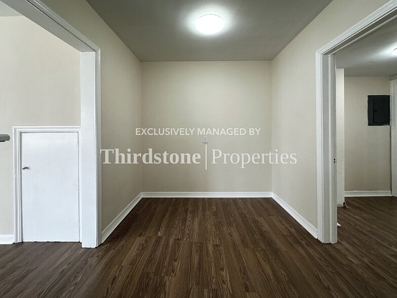 Building Photo - 2659 College St