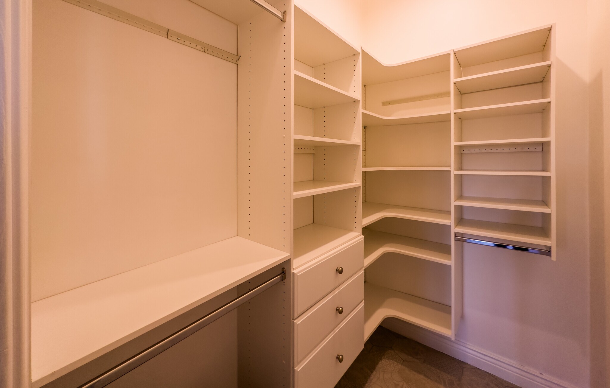 Building Photo - 1937 Russell St