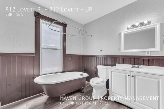 Building Photo - 812 Lovett Pl