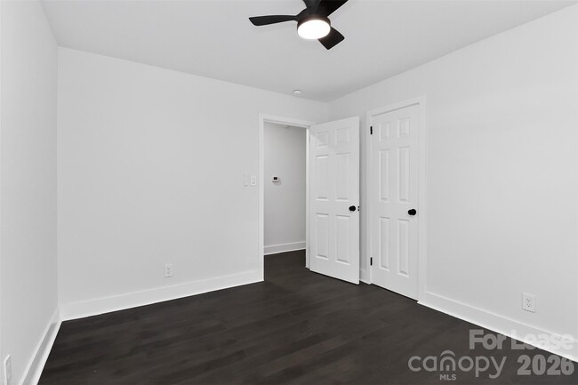 Building Photo - 1814 Eastway Dr