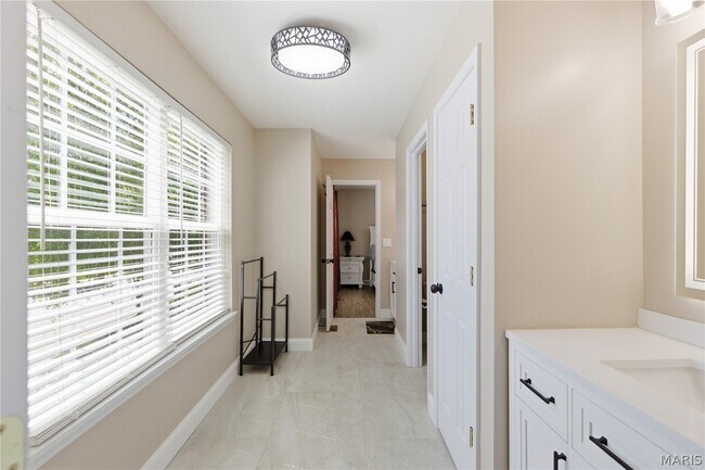 Building Photo - 307 Calliope Pl