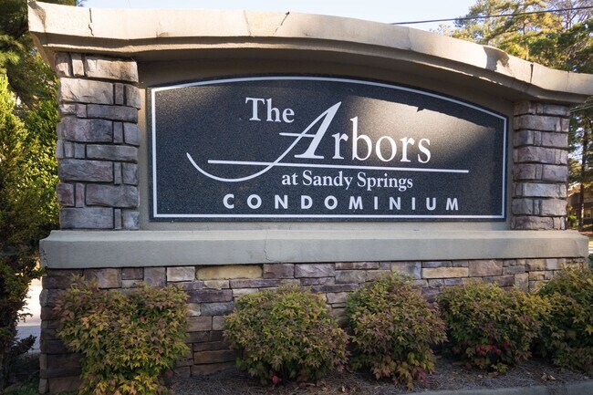 Building Photo - Beautiful 2BR/1.5BA condo in a gated community in the heart of Sandy Springs