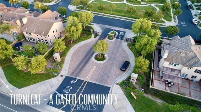 Building Photo - 2566 Pearblossom St