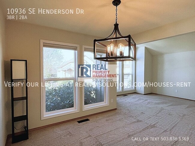 Building Photo - 10936 SE Henderson Dr