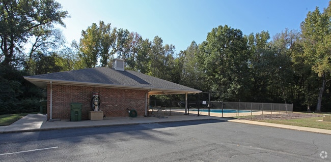 Building Photo - Oakhaven Apartments