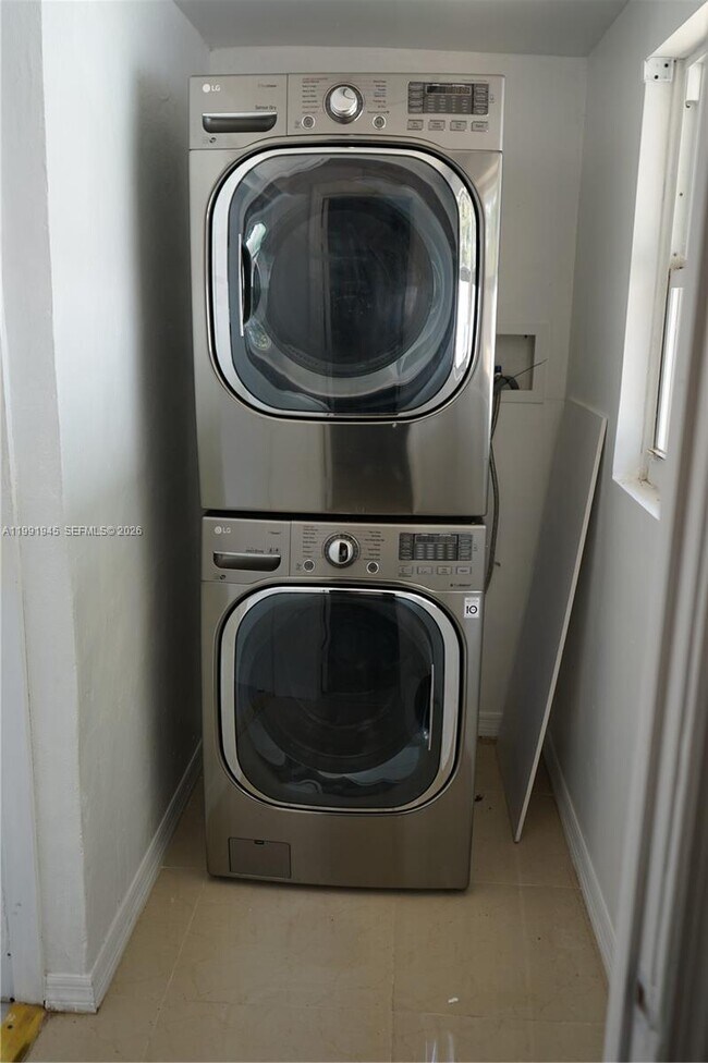 Building Photo - 12455 SW 185th Terrace