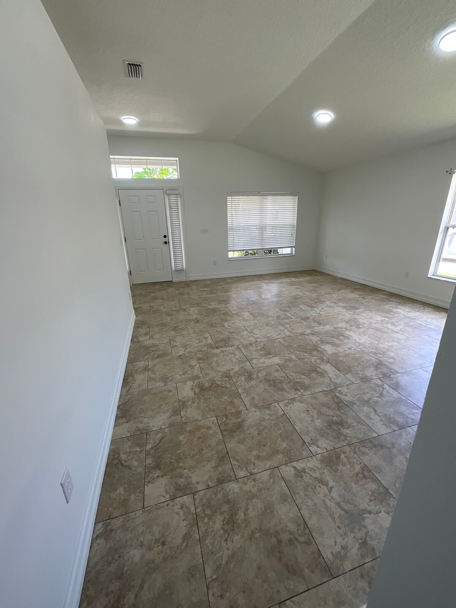 Building Photo - 1451 Morgan Ct