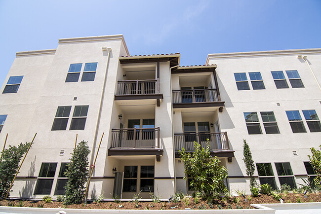 Veterans Park Community - Veterans Park Apartments