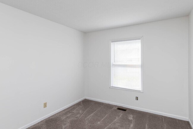 Building Photo - 2423 Sutter Pkwy