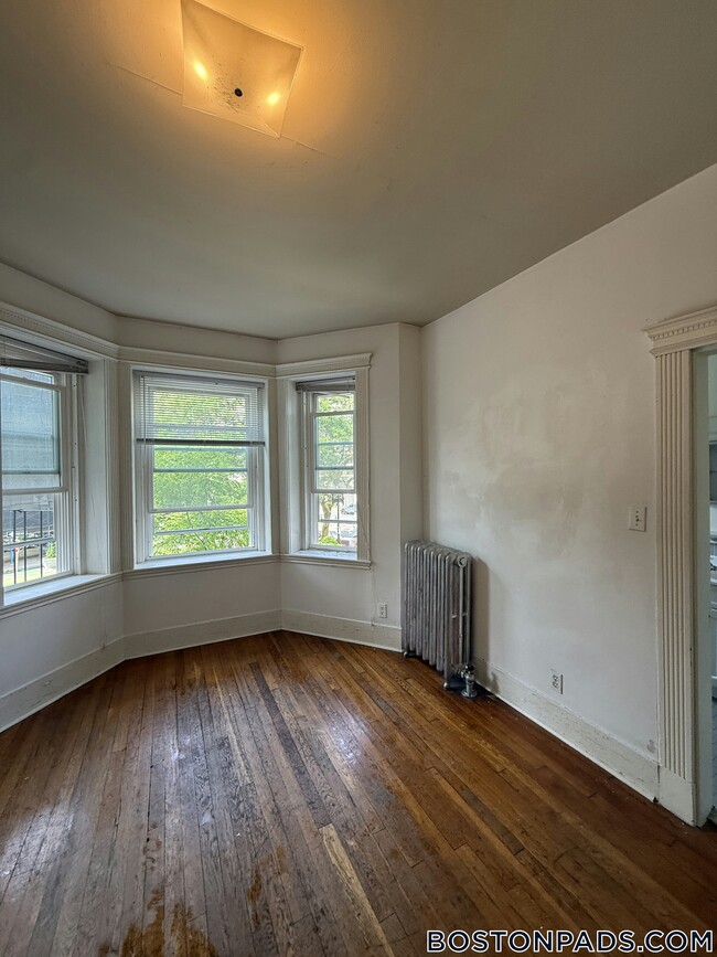 Building Photo - 28 Westland Ave