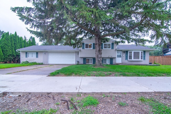 Primary Photo - 40611 W 10 Mile Rd