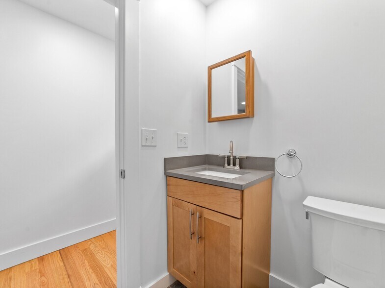 Building Photo - 140 Prospect St