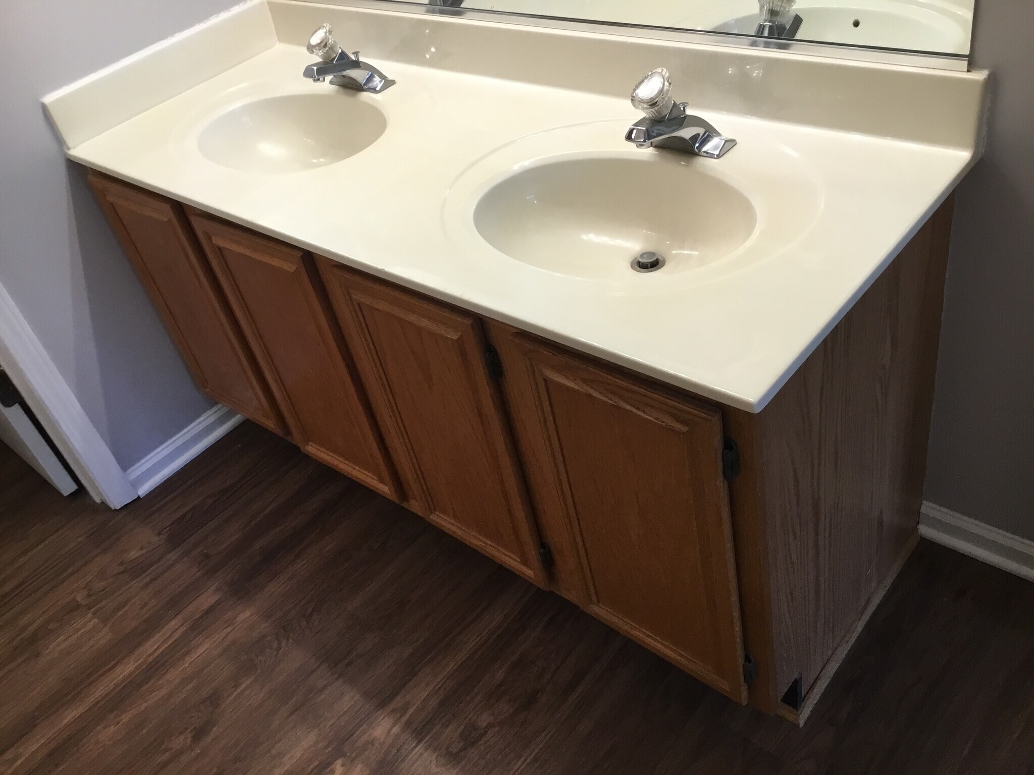 Building Photo - 13 Brian Ct