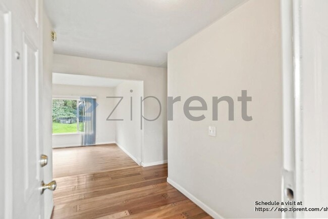 Building Photo - 808 Tremont Ct