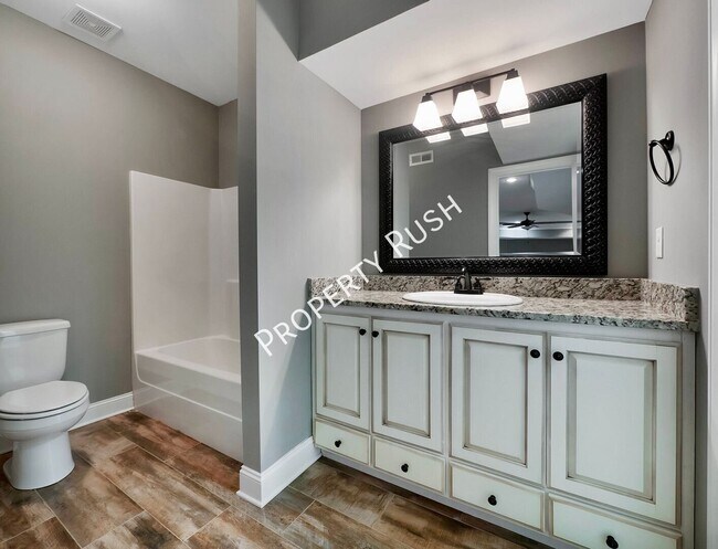 Building Photo - 7962 Burgundy Cir