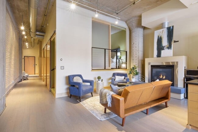 Building Photo - 525 N 3rd St