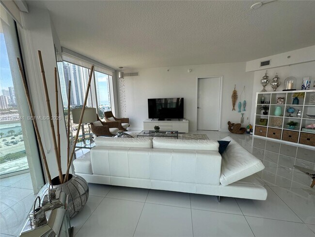 Building Photo - 150 Sunny Isles Blvd