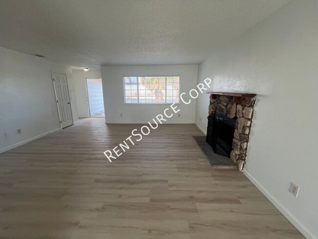 Building Photo - 841 Chateau Way